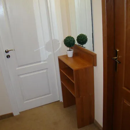 Dino Privates Emerald Apartman