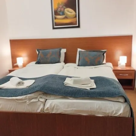 Dino Privates Emerald Apartman