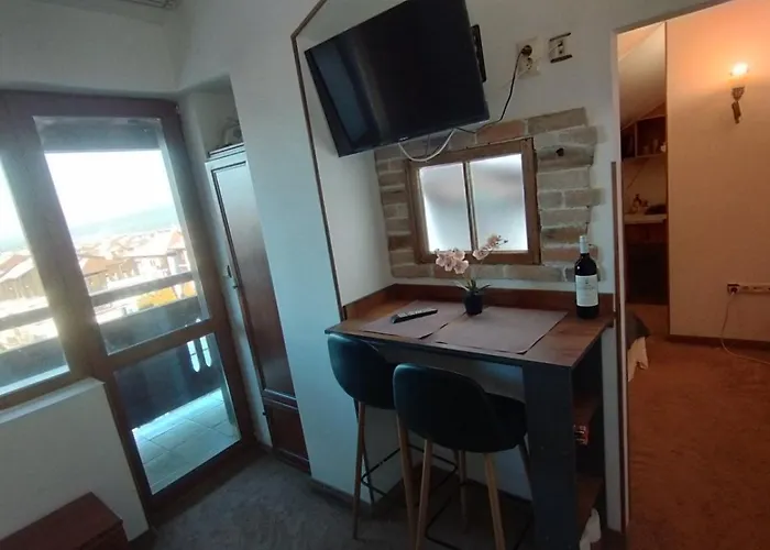 アパート Dino Privates Emerald バンスコ